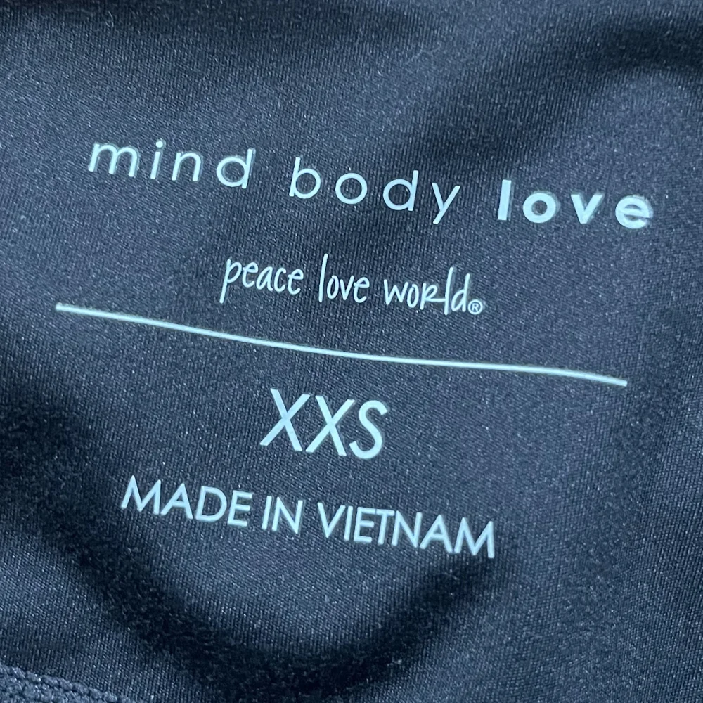 Mind Body Love Peace Love World Black‎ and White Athletic Pocket Leggings XXS
